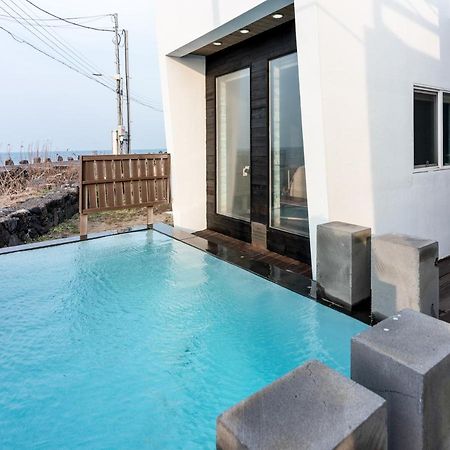 ג'גו Aqua Beautique Poolvilla מראה חיצוני תמונה